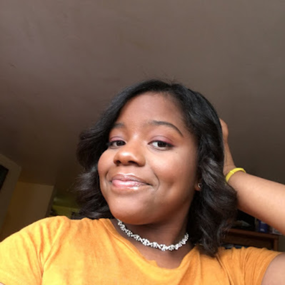 Meet your Posher, Hilary